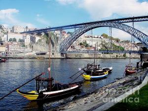 Featured Porto Dom Luis Bridge 01 photograph by Dora Hathazi Mendes